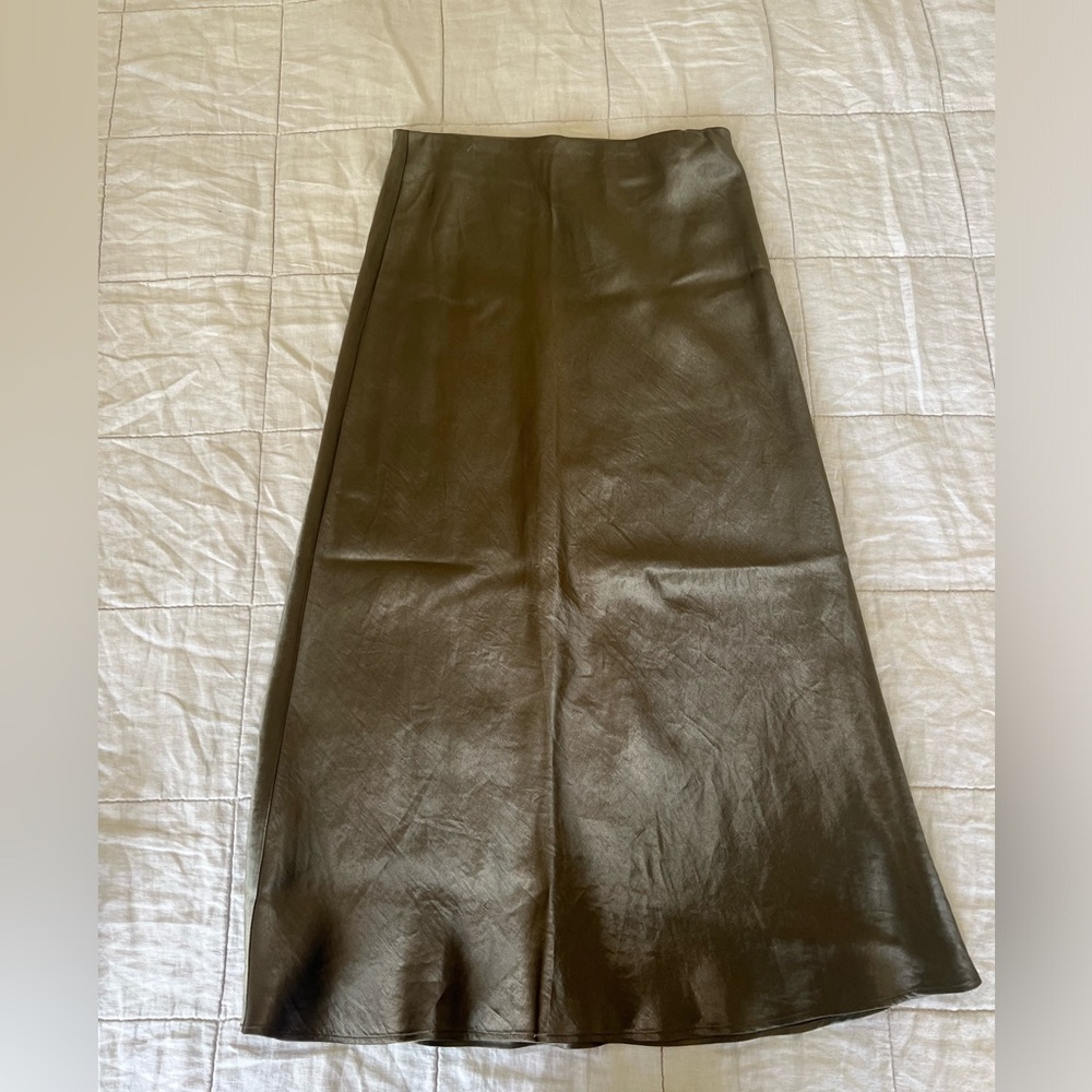 Aritzia Babaton Olive Green Satin Midi Skirt Size 2